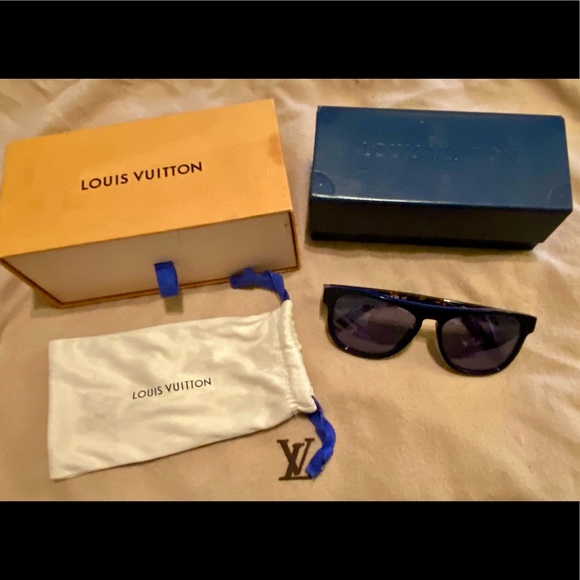Louis Vuitton Sunglasses - Picture 2 of 7